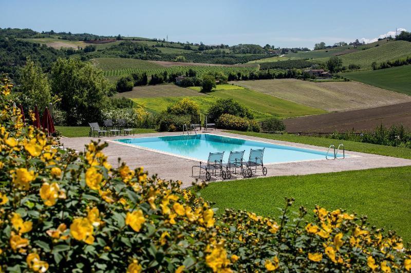 Cascina Spinerola Hotel Moncalvo Buitenkant foto